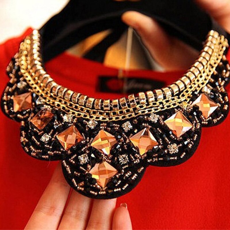 Fashionable Statement Choker Necklace